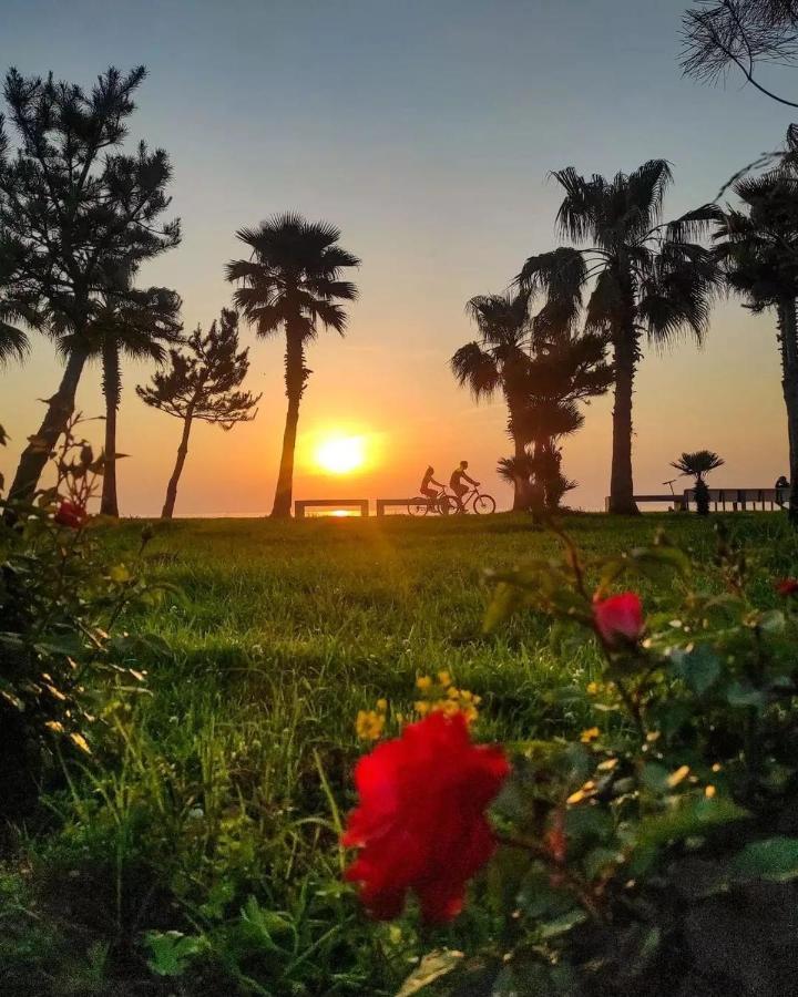 Superior Apartments Orbi City Sea View Batumi Esterno foto